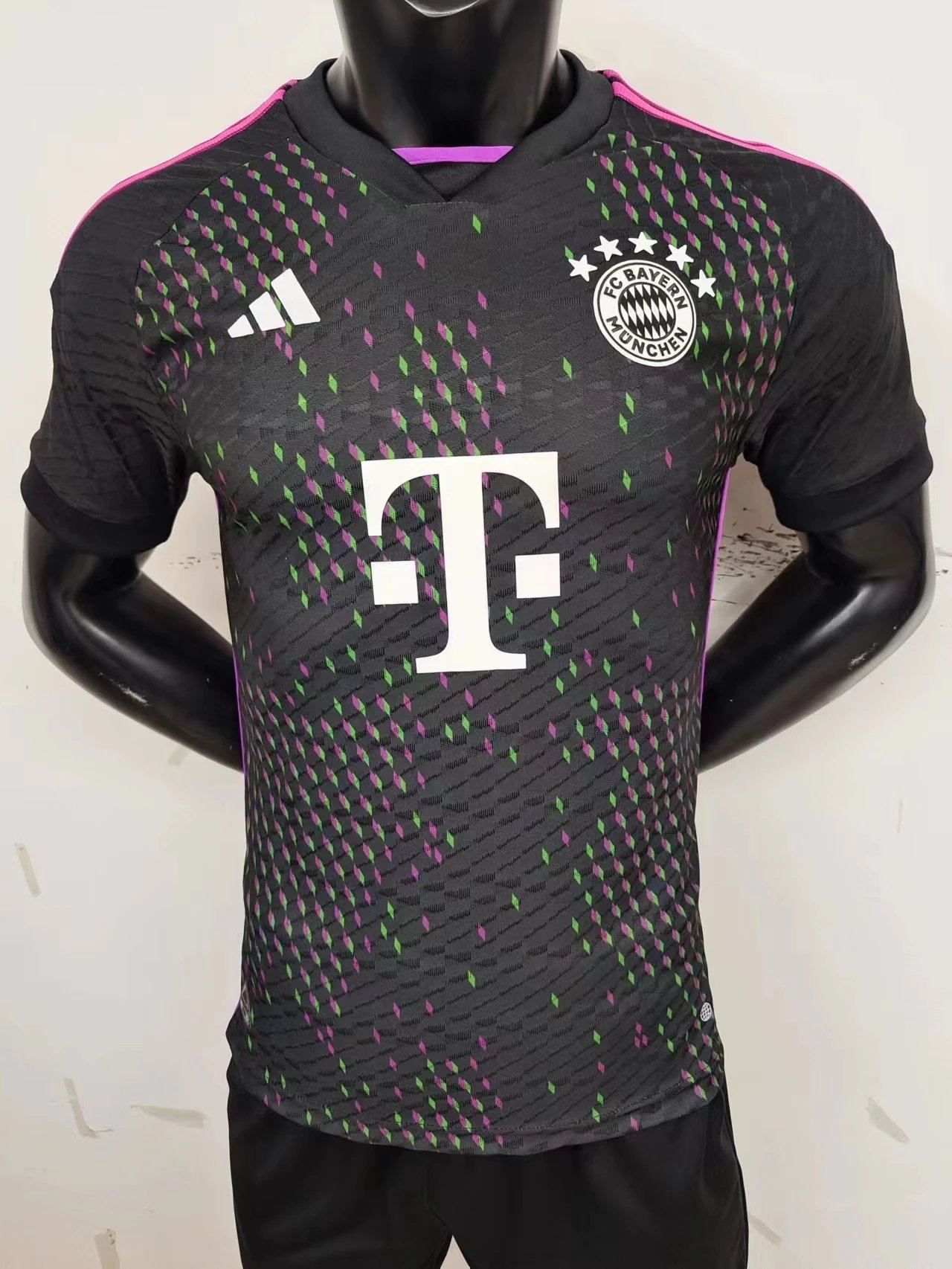 2324 Bayern away