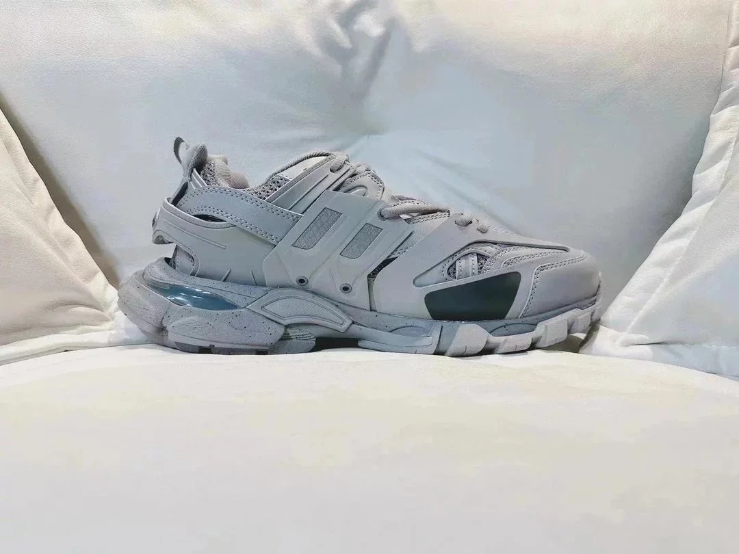 GOOD Paris Track3.0 Dirty and Dusty